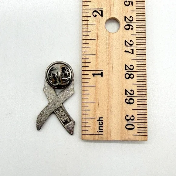 PIER 1 Imports Komen Pin 2006 Breast Cancer Awareness Ribbon 50 Pieces Deadstock - Picture 2 of 6